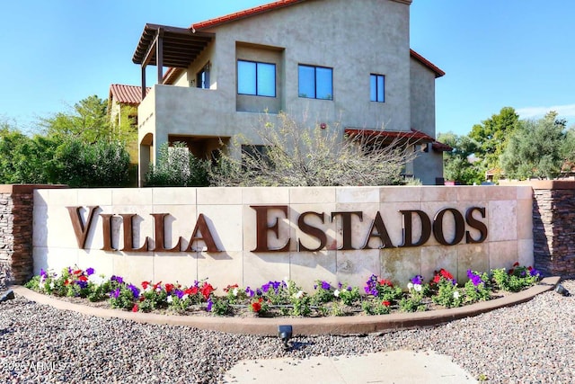 view of community / neighborhood sign