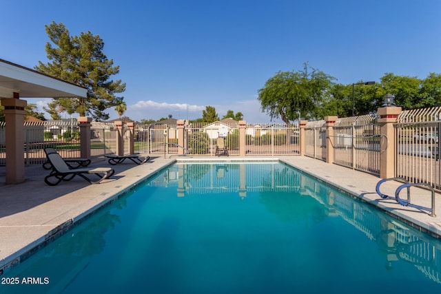 4725 E Brown Rd Unit 79, Mesa, AZ 85205 - community pool with a patio