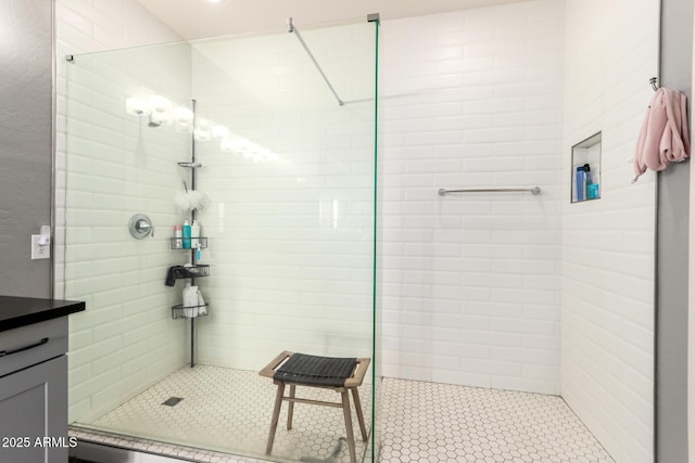 2425 W Bronco Butte Trl Unit 2028, Phoenix, AZ 85085 - full bathroom with tiled shower