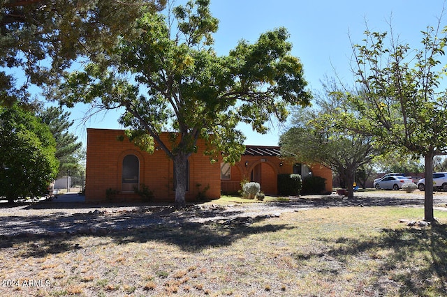 view of front of property