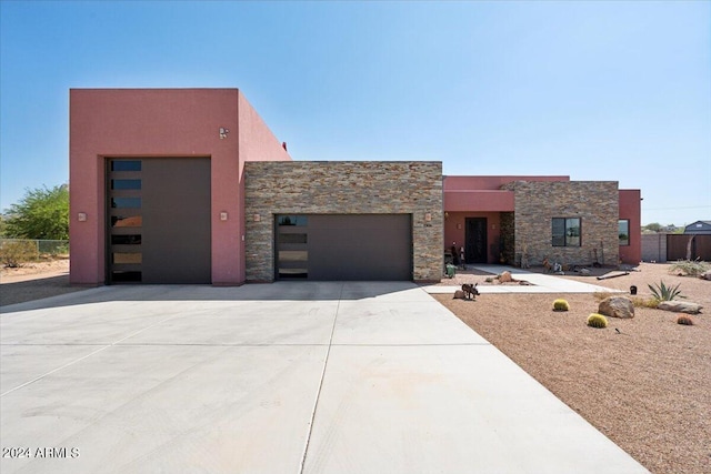 view of front facade with a garage