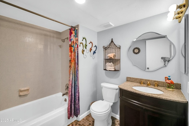 1924 W Belmont Ave, Phoenix, AZ 85021 - full bathroom with visible vents, toilet, vanity, shower / tub combo with curtain, and baseboards