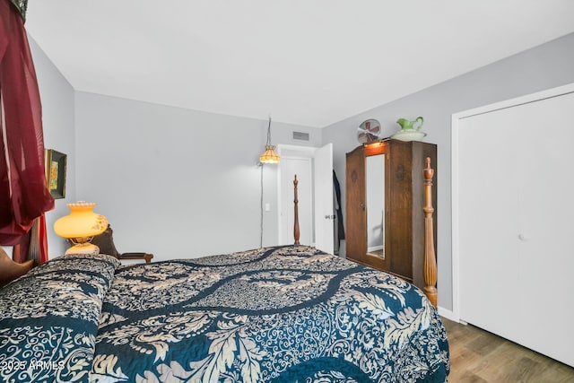 1924 W Belmont Ave, Phoenix, AZ 85021 - bedroom with wood finished floors and visible vents