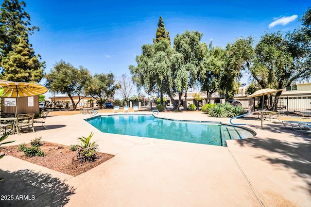 1924 W Belmont Ave, Phoenix, AZ 85021 - community pool featuring fence and a patio