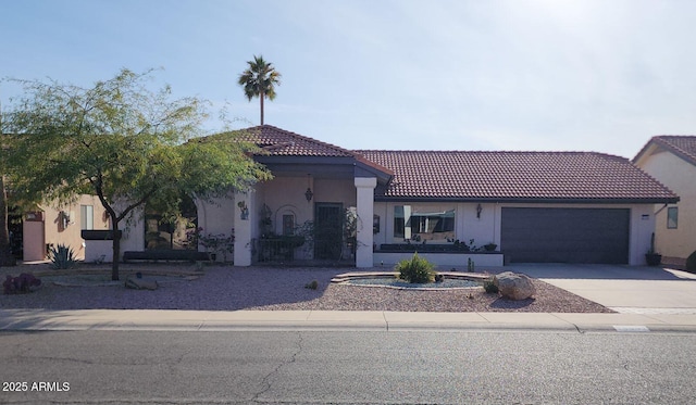 view of front facade featuring a garage