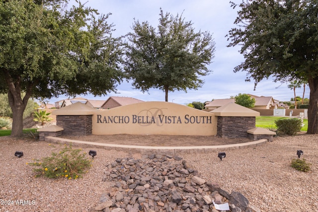 view of community / neighborhood sign