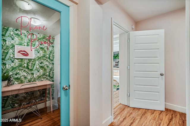 4036 N 40th Pl, Phoenix, AZ 85018 - corridor featuring wood finished floors