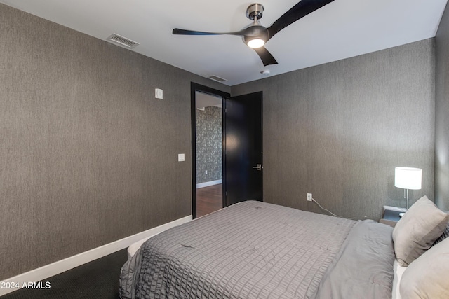 bedroom featuring ceiling fan