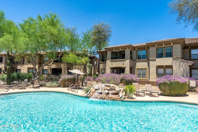 19700 N 76th St Unit 1038, Scottsdale, AZ 85255 - community pool with a patio