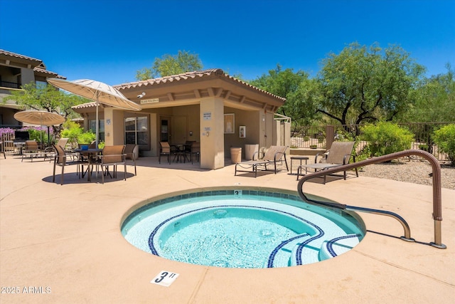 19700 N 76th St Unit 1038, Scottsdale, AZ 85255 - view of swimming pool featuring a patio, a swimming pool, and a community hot tub