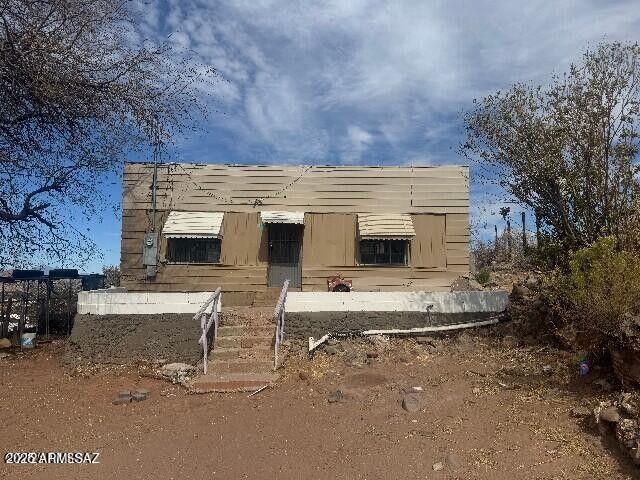 211 E Hudgins St, Nogales, AZ 85621 - view of front of house
