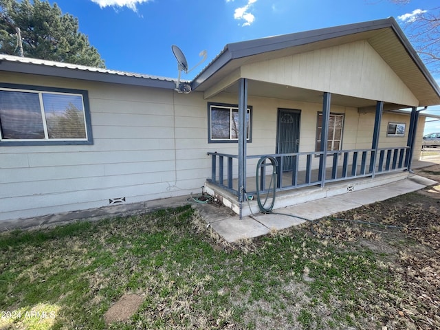 view of front of house with covered porch