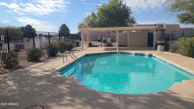 view of swimming pool