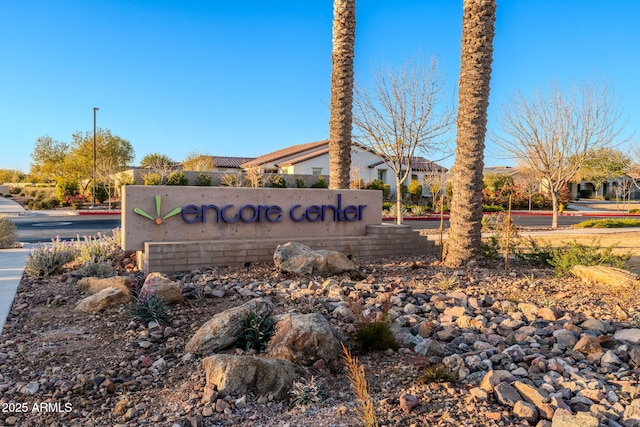 view of community / neighborhood sign