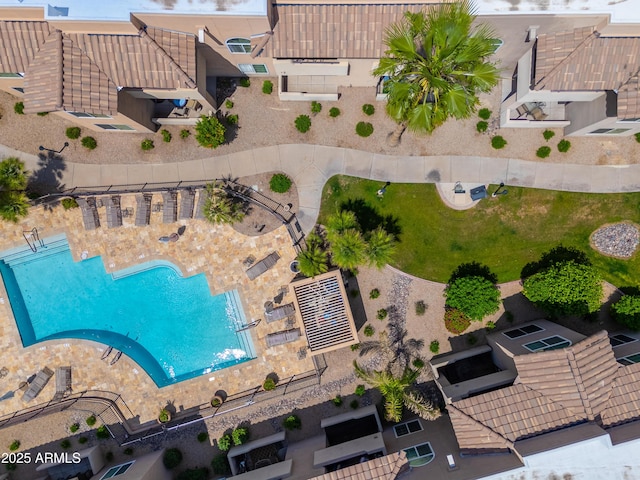 bird's eye view of a pool area