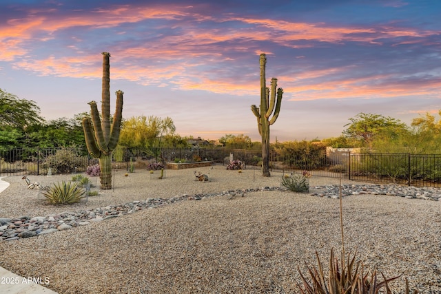 7304 E Bent Tree Dr, Scottsdale, AZ 85266 - view of yard