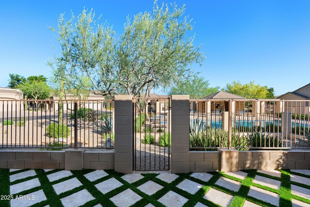 8965 E Maple Dr, Scottsdale, AZ 85255 - view of front of property with a community pool