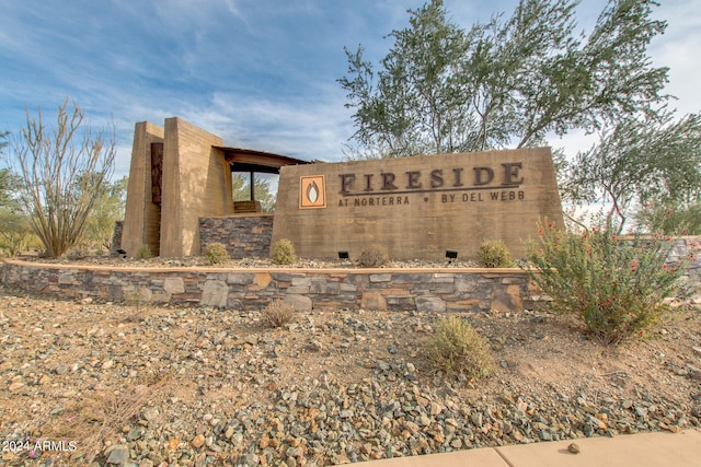 view of community / neighborhood sign