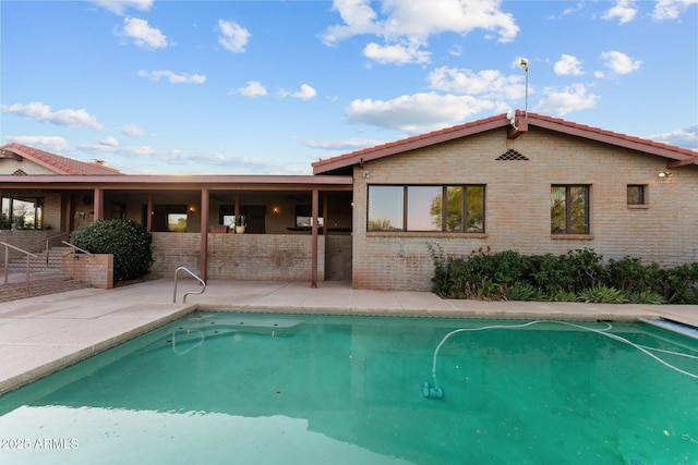 1503 N Thrasher Ln, Wickenburg, AZ 85390 - swimming pool featuring a patio