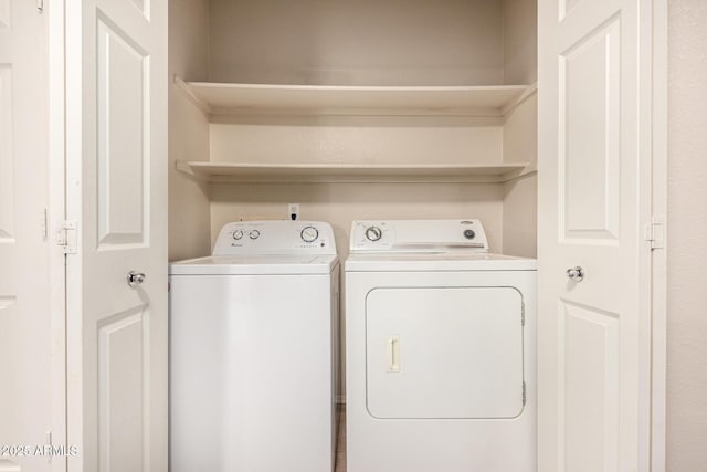 1331 W Baseline Rd Unit 167, Mesa, AZ 85202 - laundry area with washing machine and dryer