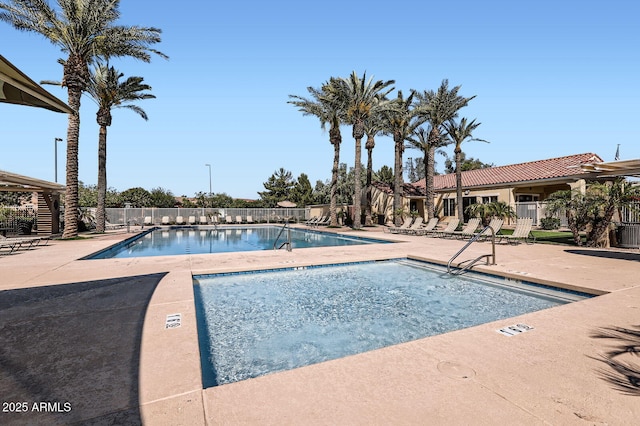 1710 S Parkcrest St, Gilbert, AZ 85295 - community pool with a patio area