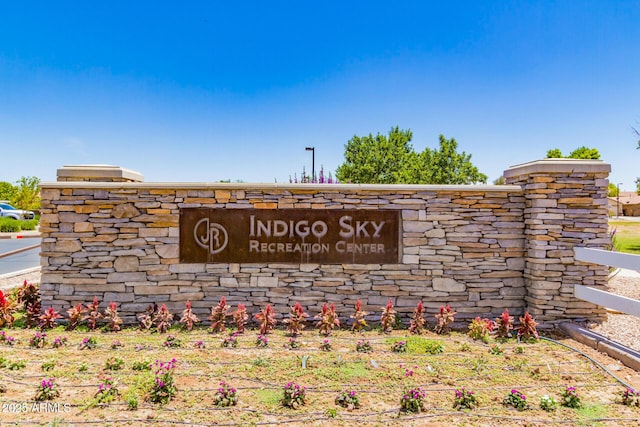 view of community / neighborhood sign