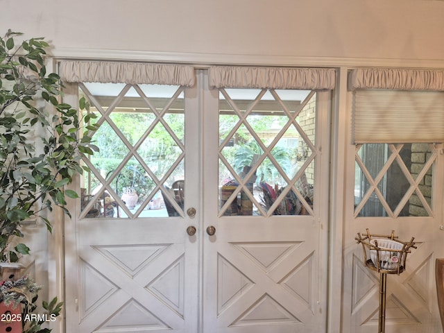 1118 E Orangewood Ave, Phoenix, AZ 85020 - view of doorway to outside