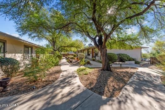 view of front of property featuring a patio