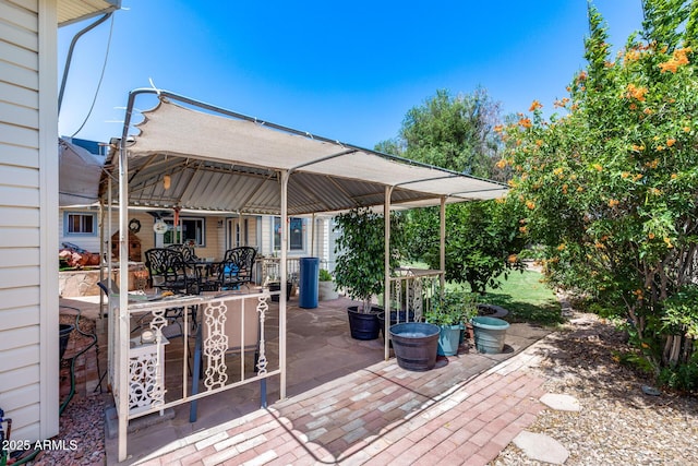 7210 W Caron Dr, Peoria, AZ 85345 - view of patio / terrace with outdoor dining space