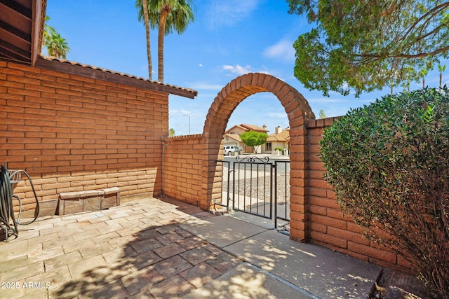 2264 S Don Carlos, Mesa, AZ 85202 - view of patio featuring a gate