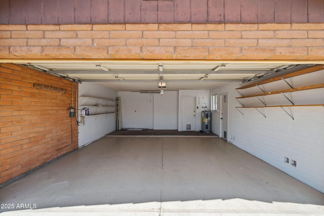 2264 S Don Carlos, Mesa, AZ 85202 - garage featuring electric water heater