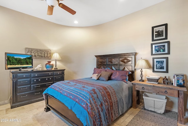 bedroom featuring ceiling fan