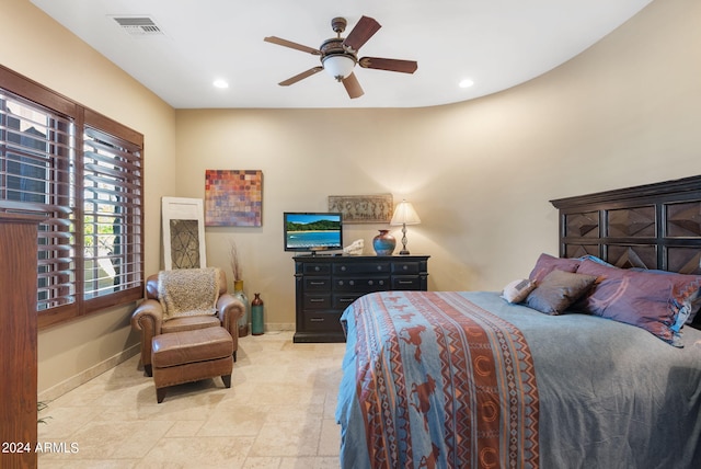 bedroom with ceiling fan