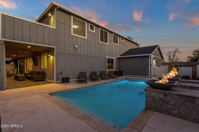 view of yard at dusk