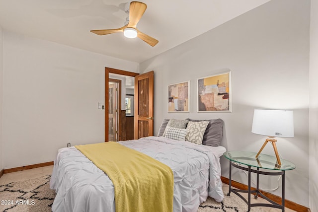 bedroom featuring ceiling fan