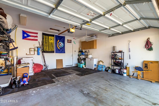 152 N 194th Ln, Buckeye, AZ 85326 - garage featuring a garage door opener