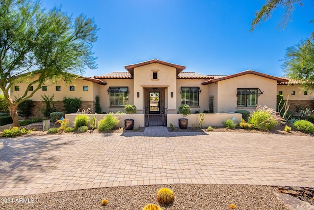 view of mediterranean / spanish-style house