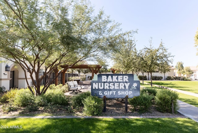 view of community / neighborhood sign