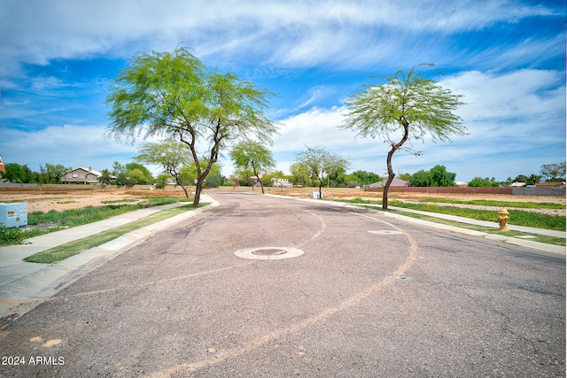 Listing photo 3 for 811 N Poinciana Ct Unit 10, Gilbert AZ 85234