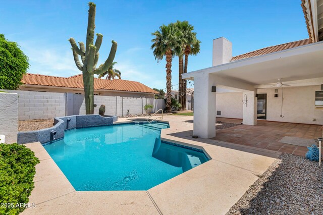 5345 E Mclellan Rd Unit 123, Mesa, AZ 85205 - view of pool with a ceiling fan, a fenced backyard, and a patio area
