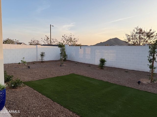35612 N Lodestone Dr, San Tan Valley, AZ 85144 - view of yard at dusk