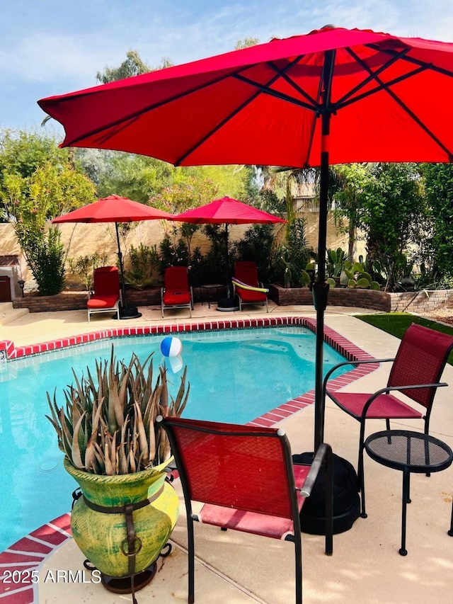 14605 S 35th Pl, Phoenix, AZ 85044 - swimming pool featuring a patio
