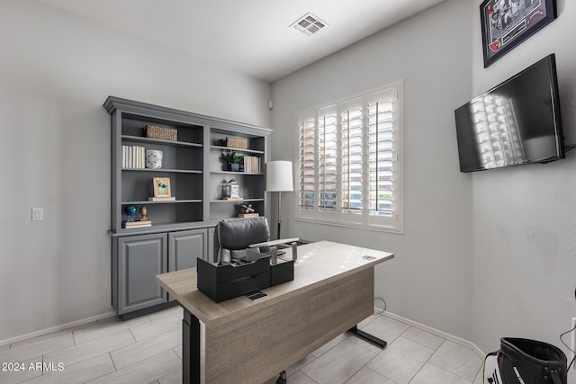 2340 W Horsetail Trl, Phoenix, AZ 85085 - office space with baseboards