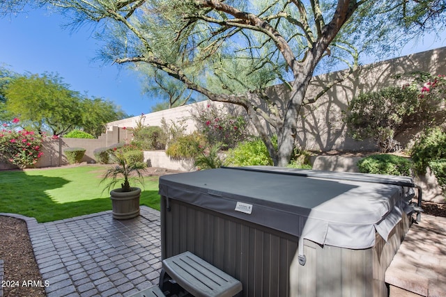 2340 W Horsetail Trl, Phoenix, AZ 85085 - view of patio / terrace featuring a hot tub