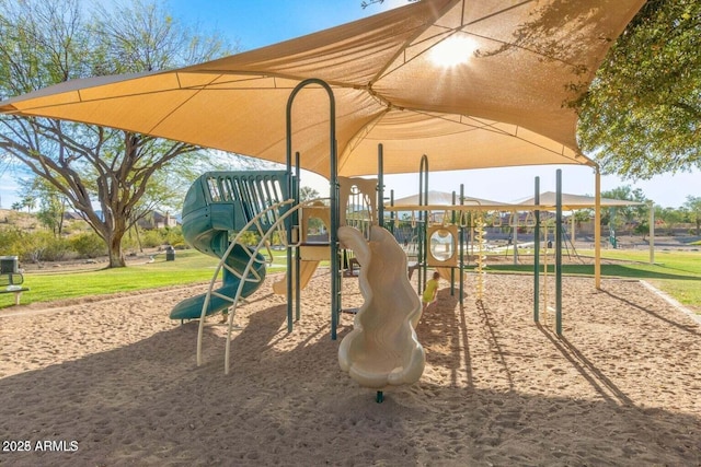 16404 S 18th Dr, Phoenix, AZ 85045 - communal playground featuring a lawn