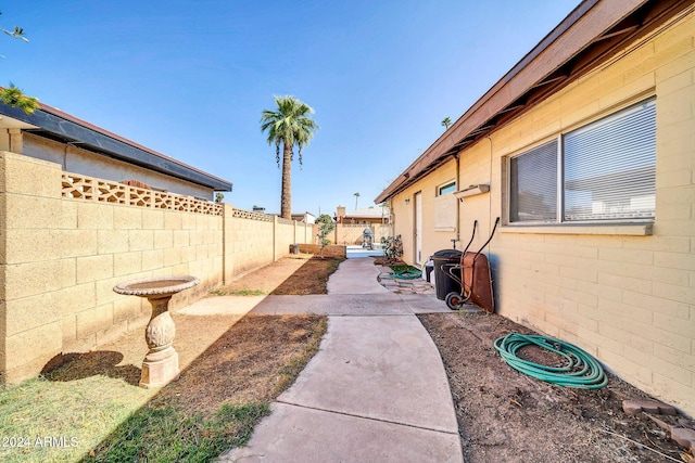 view of yard with a patio