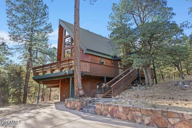 view of front facade featuring a deck