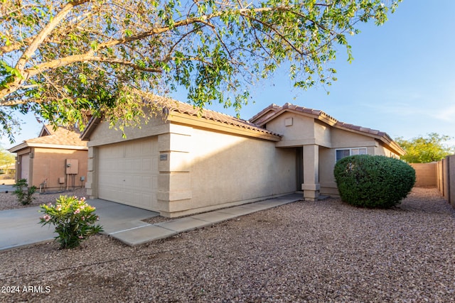 view of front facade with a garage