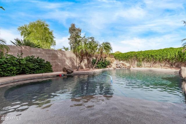 21373 N 94th Ave, Peoria, AZ 85382 - view of pool featuring a fenced in pool and fence