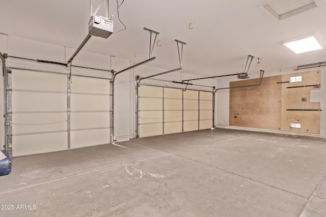 21373 N 94th Ave, Peoria, AZ 85382 - garage featuring a garage door opener